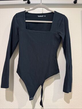 Abercrombie & Fitch Black Long-Sleeve Square-Neck Bodysuit Top